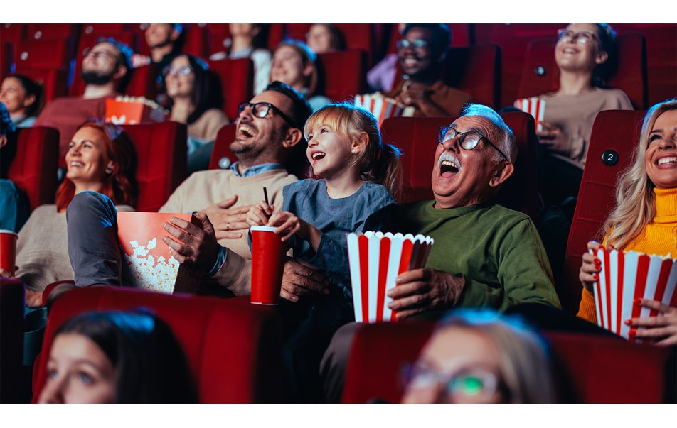 Far, bestefar og barnebarn på kino